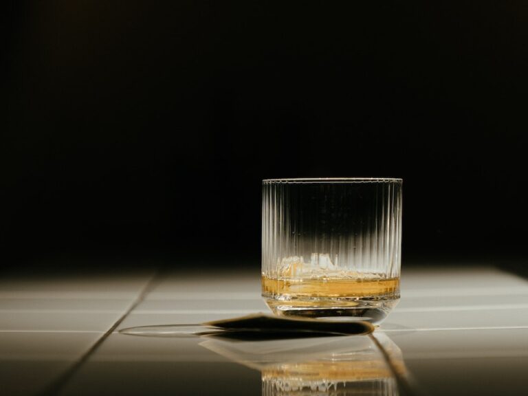 Whisky vs. Whiskey: Desentrañando la Diferencia